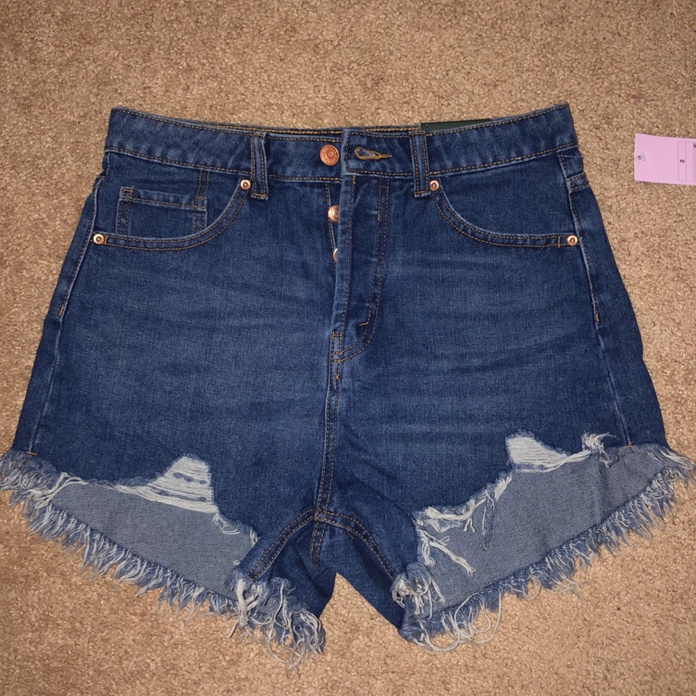 NEVER WORN Distressed Jean Shorts